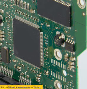 Wir, die Generation 60+, stehen oft staunend davor. Wir, die Generation 60+, stehen oft staunend davor.